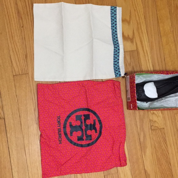 Tory Burch Reva Flats - Picture 3 of 8